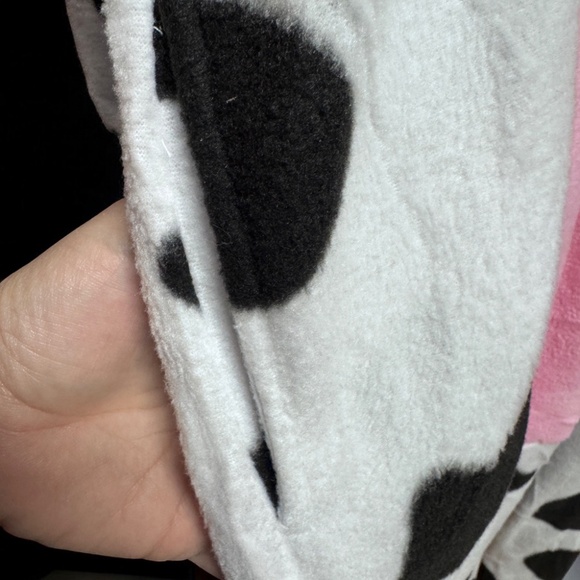 Spooktacular Creations Unisex Cow Pajama Plush Jumpsuit – Size M – NWOT! - Picture 8 of 13